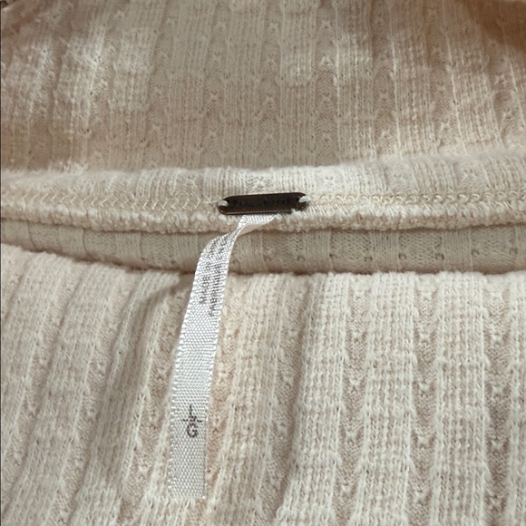 Free People Mixed Up Sweater Cuff Thermal Top Large Crochet - Picture 4 of 4